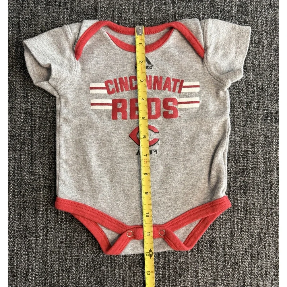 Cincinnati Reds Majestic Baseball 0-3M Diaper Shirt